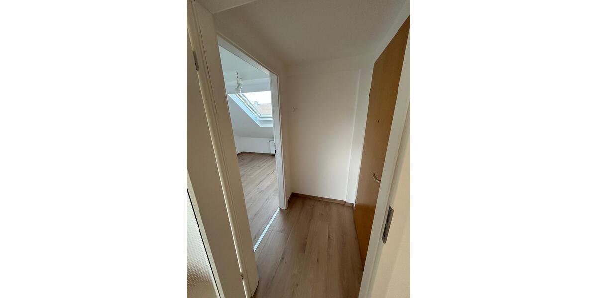 Dachgeschoßwohnung Witten Heven - 2 Zimmer, 29 m&sup2;, 270&euro; | Angebot:25448300