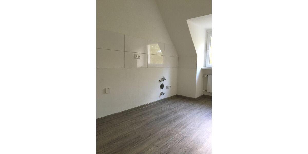 Dachgeschoßwohnung Essen Stadtbezirk IV - 2.5 Zimmer, 52 m&sup2;, 455&euro; | Angebot:25571579