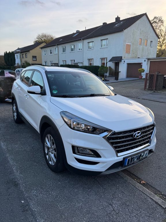 Hyundai TUCSON 48.300 km 20.900 € Essen 45141