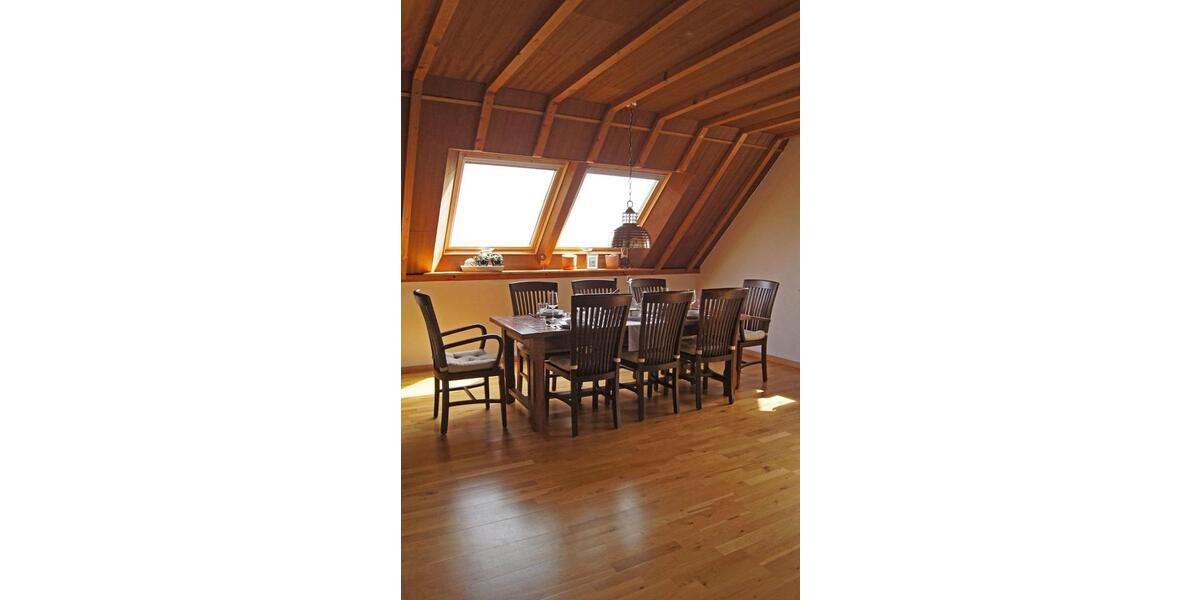 Lichtdurchflutete Dachgeschosswohnung Gahlen 3 zimmer