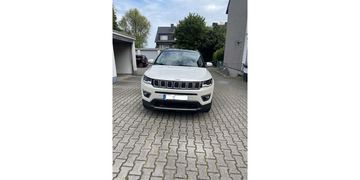 Jeep Compass 105.700 km 15.100 &euro; Bottrop 46242