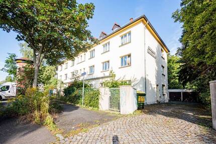 Ihr neues, saniertes Zuhause im kleinen Mehrfamilienhaus in ruhiger Seitenstraße.