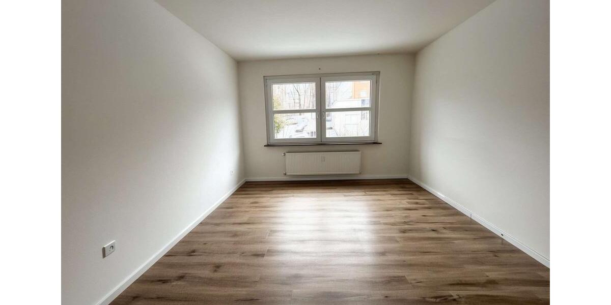 Charmante 4-Zimmer-Wohnung mit Balkon in zentraler Lage – ca. 120 m² Wohnfläche 4 zimmer