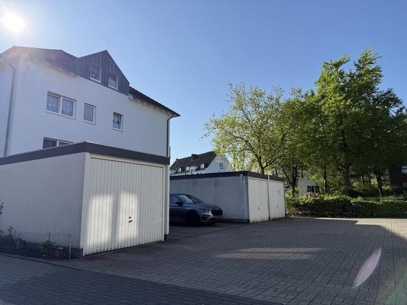 3,5Zimmerwohnung, Balkon, EBK und Garage! Provisionsfrei!!