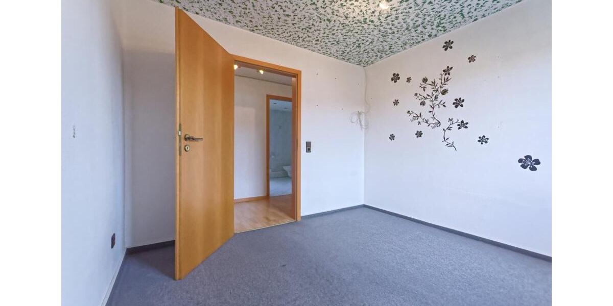 Dachgeschoßwohnung Oberhausen Biefang - 4 Zimmer, 96 m&sup2;, 227.000&euro; | Angebot:26940519