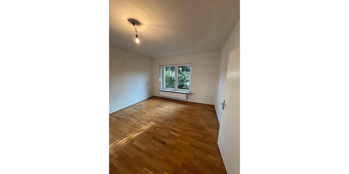 Riesige Familienwohnung im Erdgeschoss.. 3 zimmer