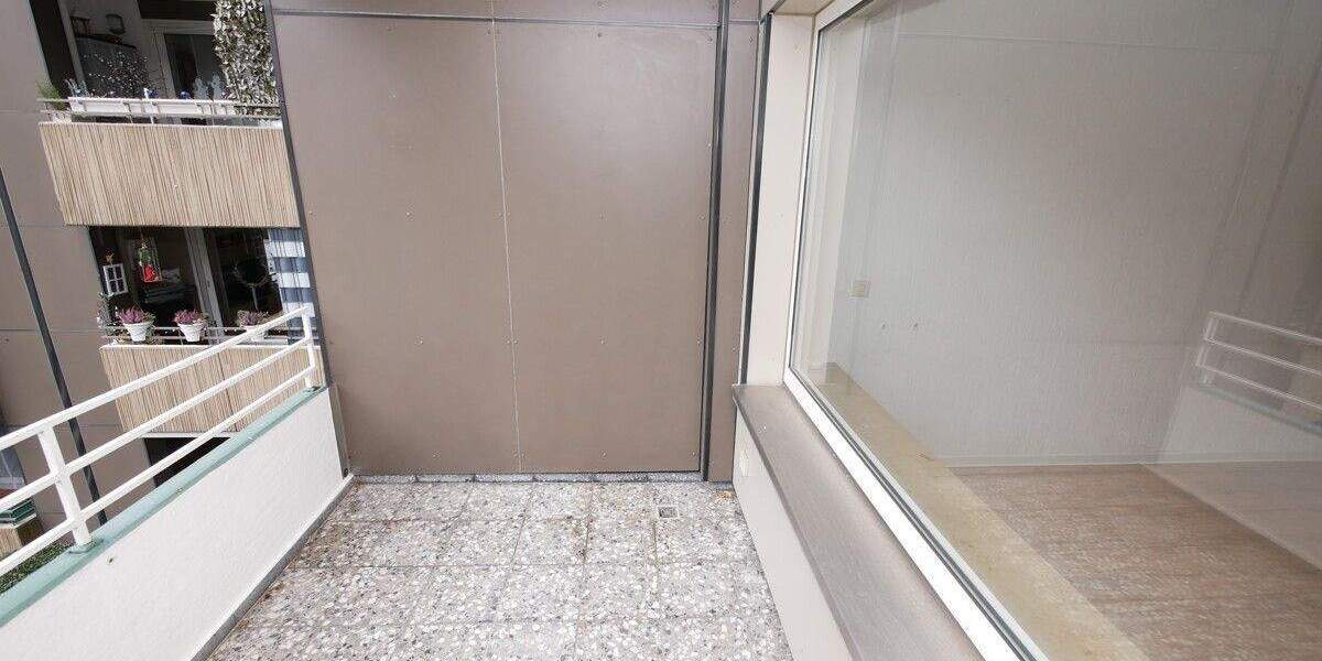 Wohnberechtigungsschein erforderlich! Gepflegte 3,5 Raum Etagenwohnung mit Balkon und Aufzug in Buer 3 zimmer