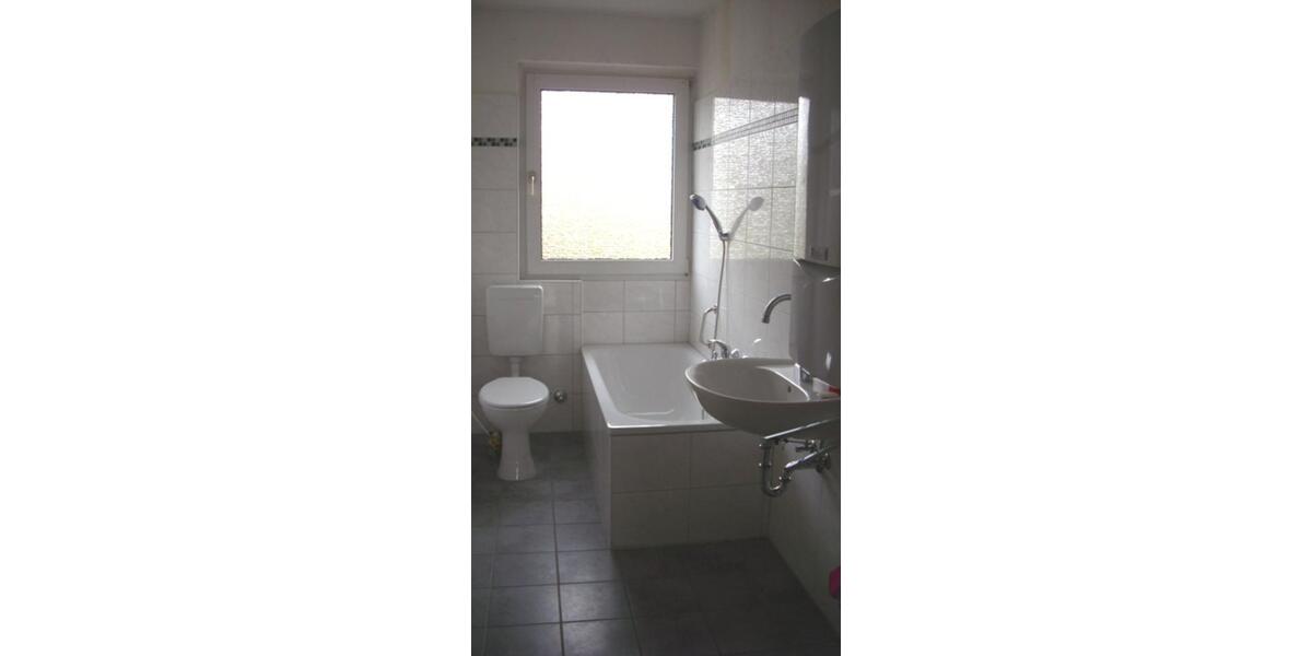 3 12 Zimmmer Mietwohnung (ohne Balkon!) im 1. OG im 5 FH 3 zimmer