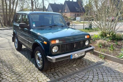 Lada Niva 39.400 km 7.800 &euro; Recklinghausen 45661