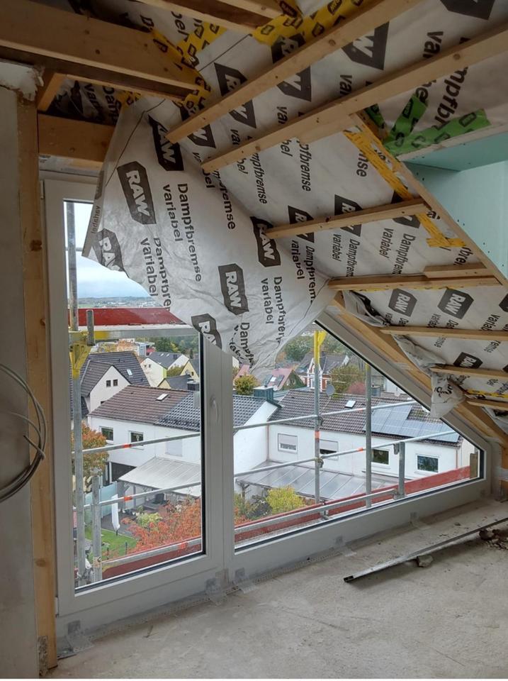 Kernsanierte 3 Zimmer DG-Wohnung zimmer