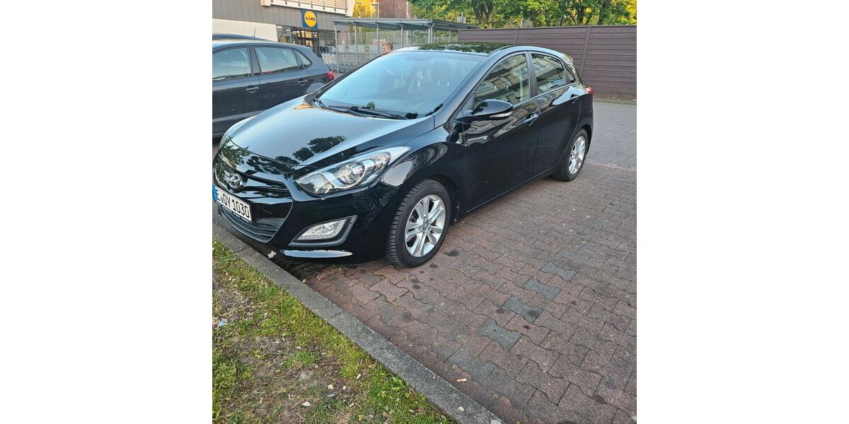 Hyundai i30 94.400 km 8.700 &euro; Essen 45326