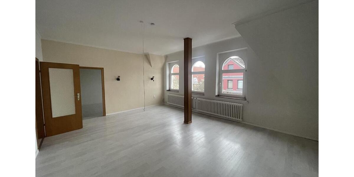 Charmante 2-Zimmer Dachgeschosswohnung in Duisburg-Laar 3 zimmer