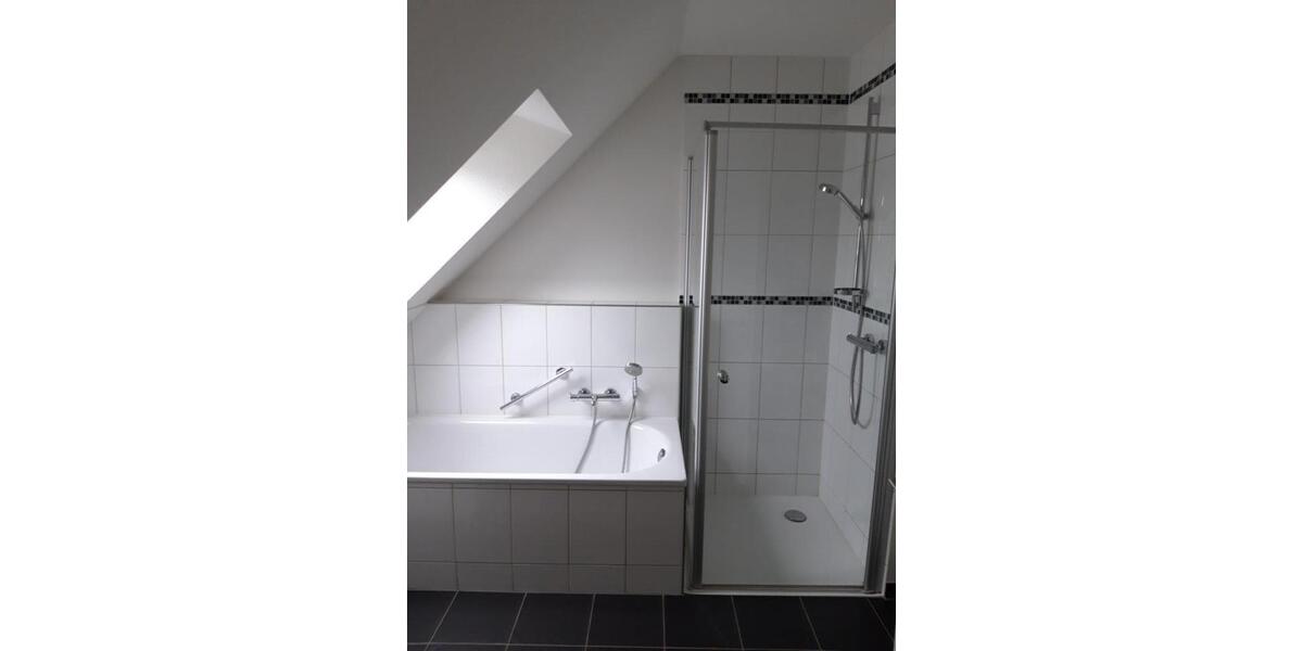 Dachgeschoßwohnung Gelsenkirchen Gelsenkirchen-West - 2.5 Zimmer, 49 m&sup2;, 526&euro; | Angebot:26329886