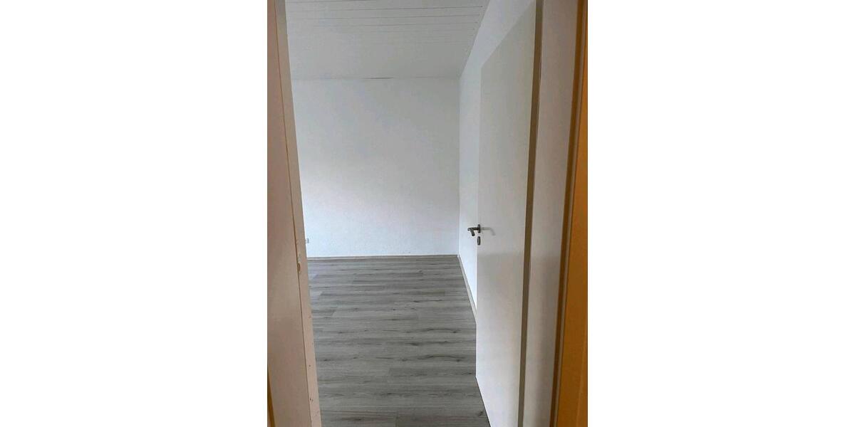 Erdgeschoßwohnung Gelsenkirchen Gelsenkirchen-Nord - 4 Zimmer, 107 m&sup2;, 1.250&euro; | Angebot:26051053