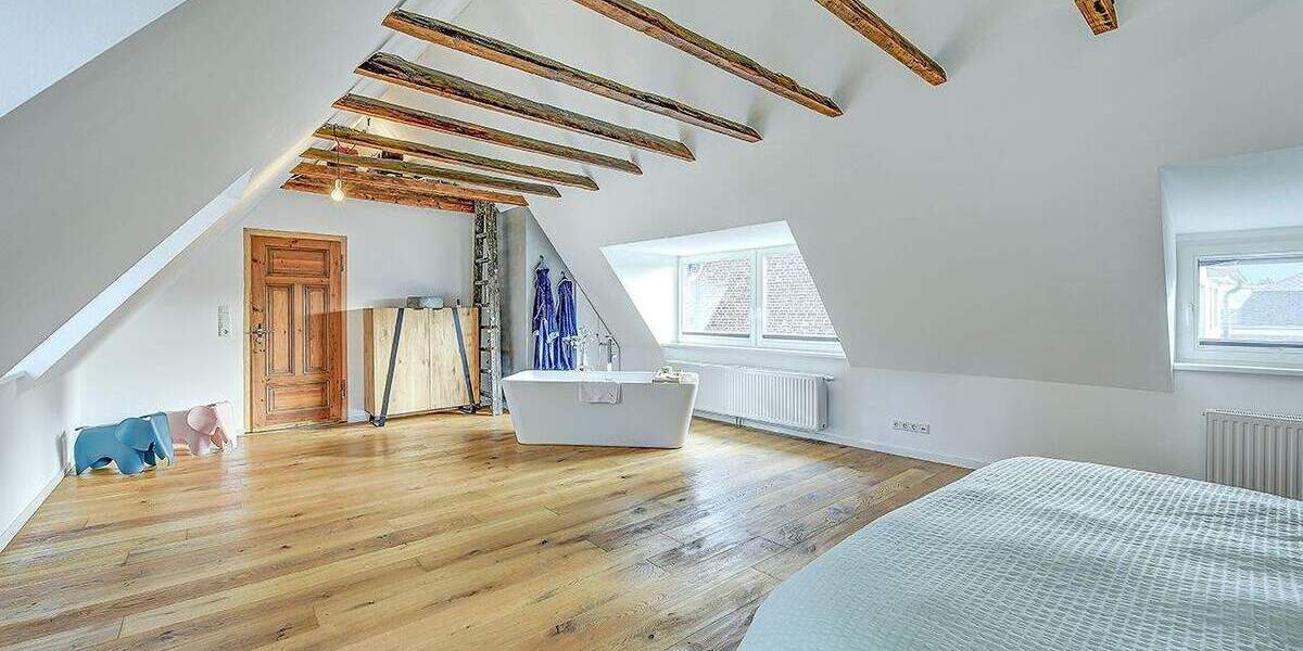 Mehrfamilienhaus, Wohnhaus Mettmann - 9 Zimmer, 307 m&sup2;, 3.700&euro; | Angebot:23824613