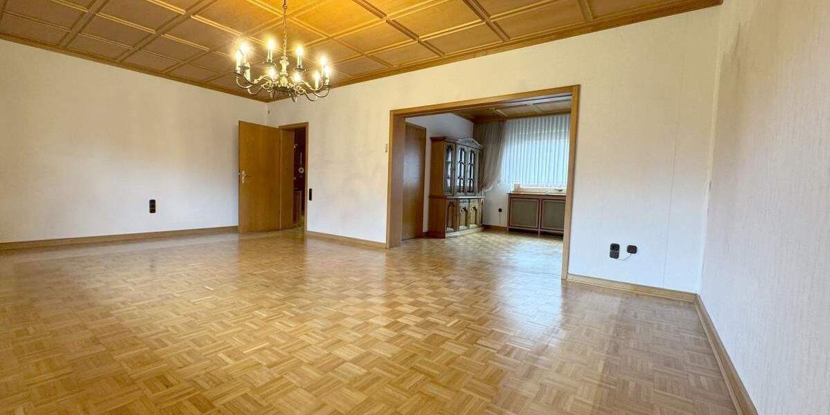 Mehrfamilienhaus, Wohnhaus Oberhausen Sterkrade-Nord - 9 Zimmer, 254 m&sup2;, 759.000&euro; | Angebot:25319533
