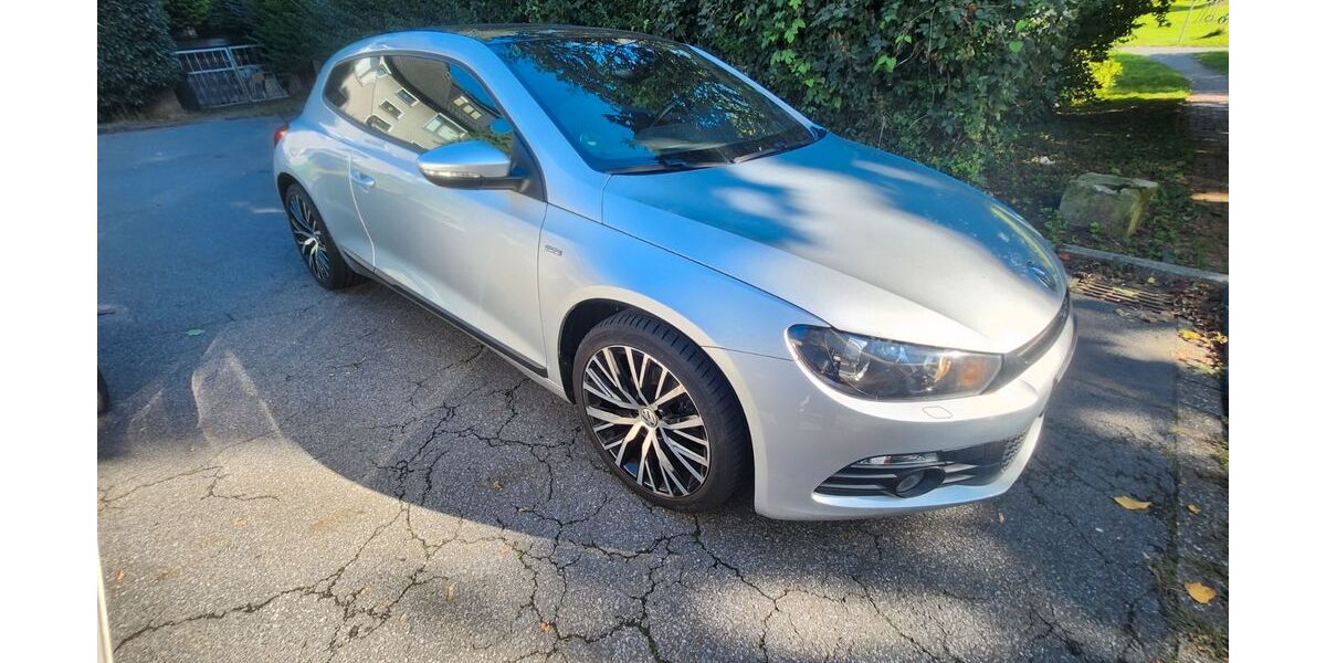 VW Scirocco 110.542 km 9.500 &euro; Essen 45355