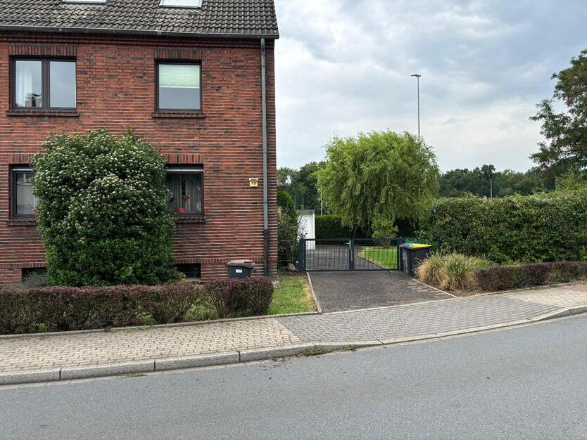 Doppelhaushälfte mit großem Garten in Ickern