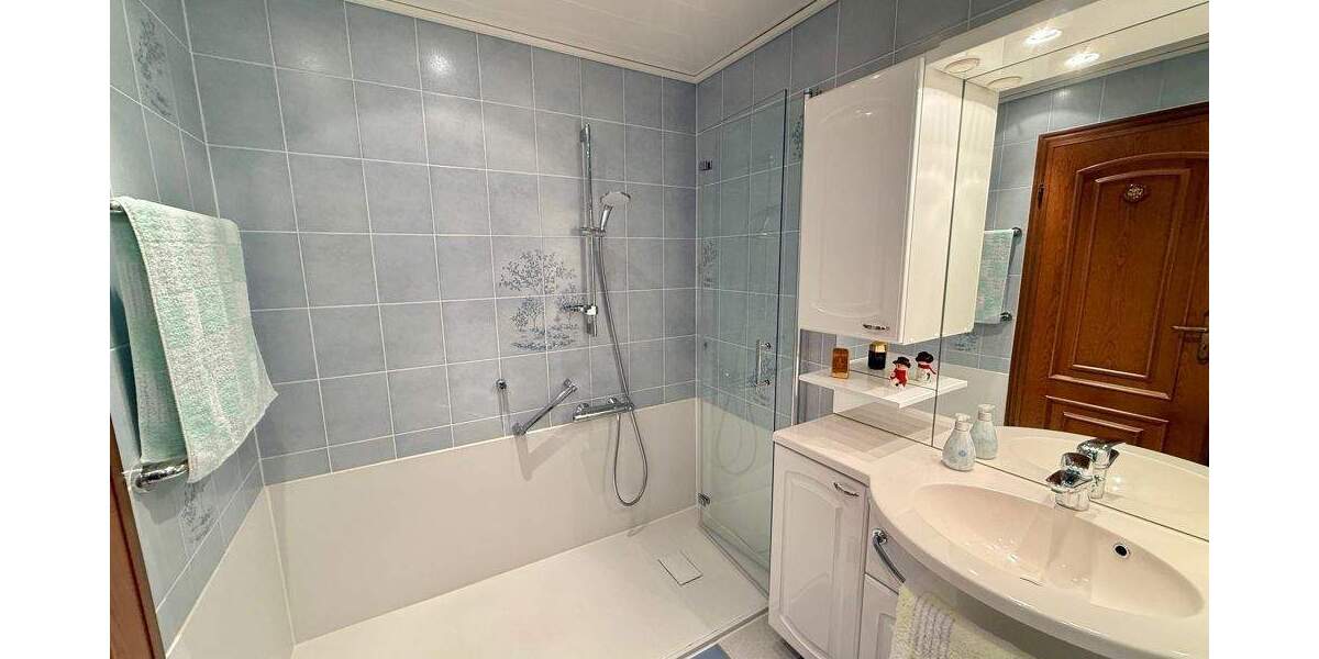 Grünes Paradies in exklusiver Siedlung - Top gepflegter Reihenbungalow in Feldrandlage! 5 zimmer