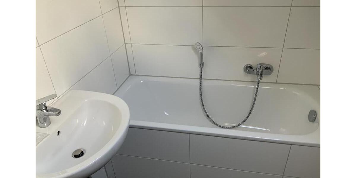 Dachgeschoßwohnung Gelsenkirchen Gelsenkirchen-Mitte - 3 Zimmer, 54 m&sup2;, 409&euro; | Angebot:26180111
