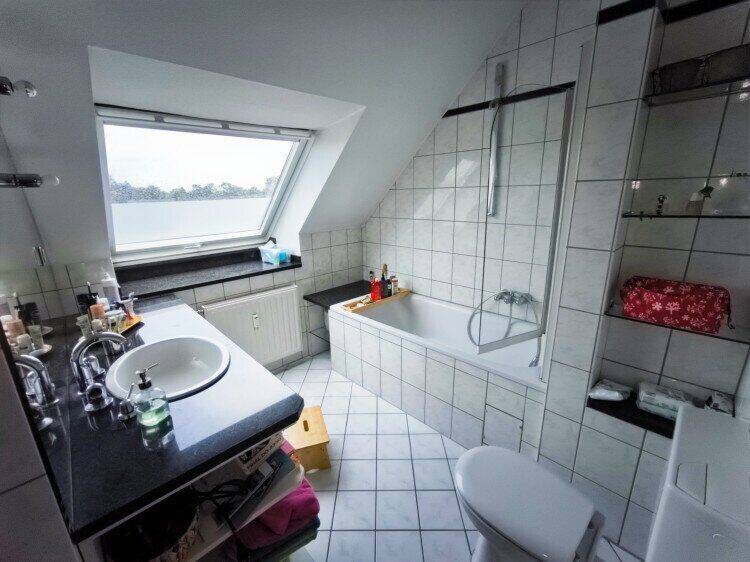 Etagenwohnung Oberhausen Marienkirche - 3 Zimmer, 90 m&sup2;, 700&euro; | Angebot:26908485