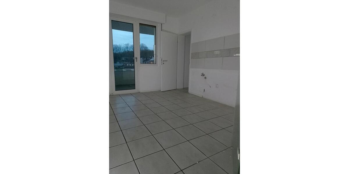 Etagenwohnung Oberhausen Biefang - 4 Zimmer, 98 m&sup2;, 860&euro; | Angebot:25421913