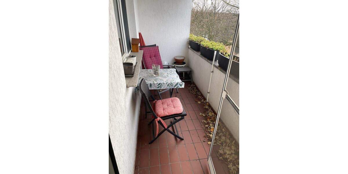 3-Zimmer-Eigentumswohnung mit Loggia in 47198 Duisburg (Rheinnähe) 3 zimmer