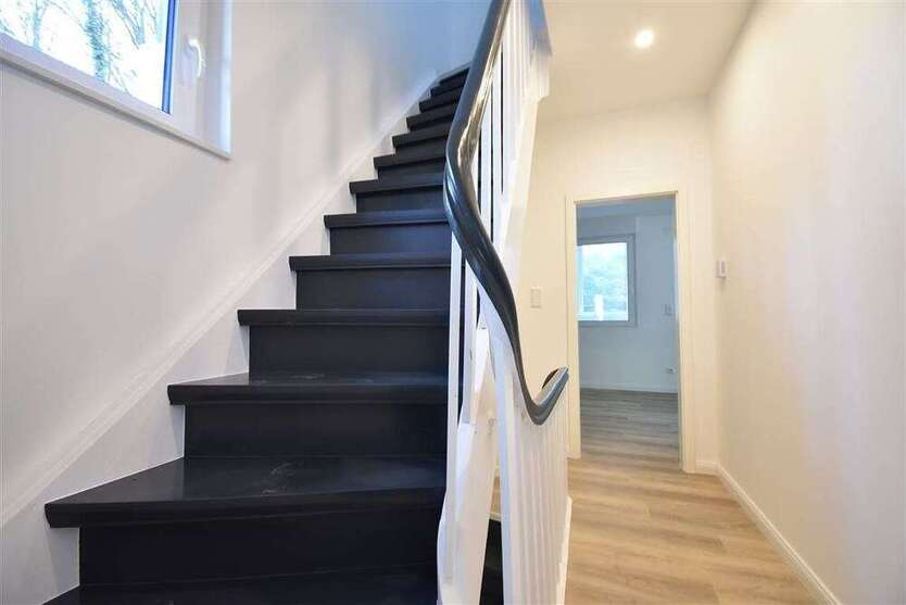 Haus zum Mieten in Velbert 1.290 € 101.46 m²
