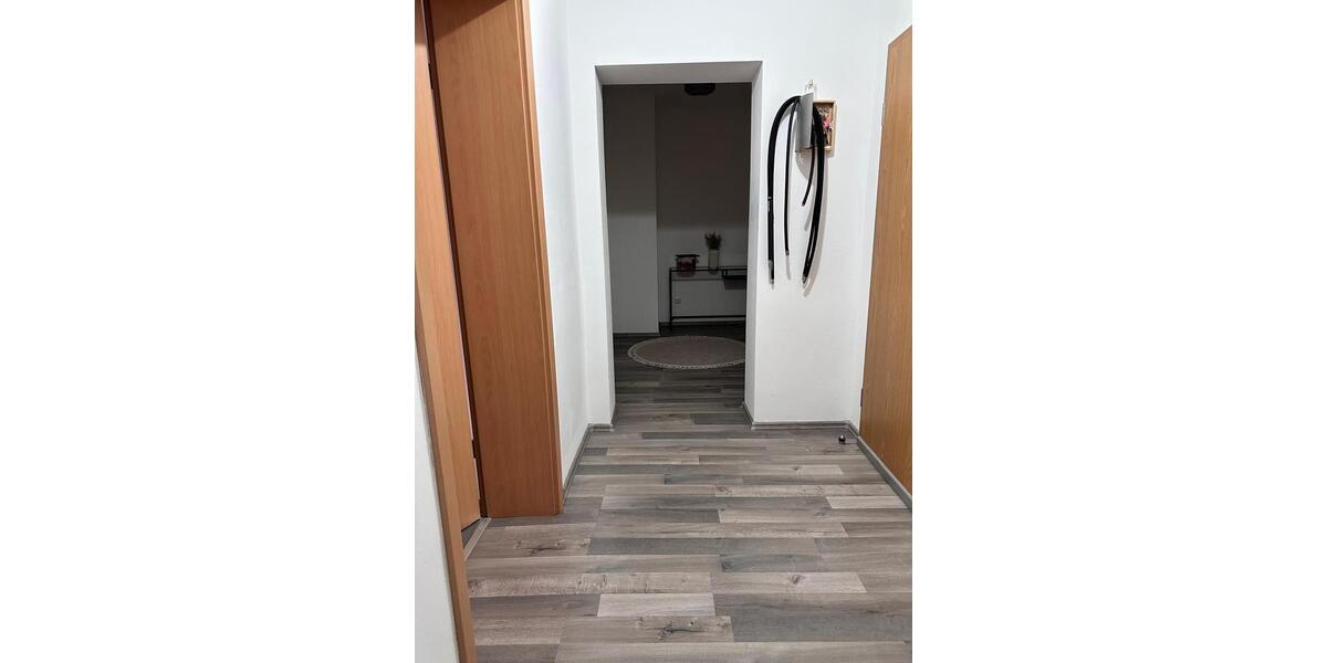 Dachgeschoßwohnung Gelsenkirchen Gelsenkirchen-Mitte - 3 Zimmer, 90 m&sup2;, 700&euro; | Angebot:25041942