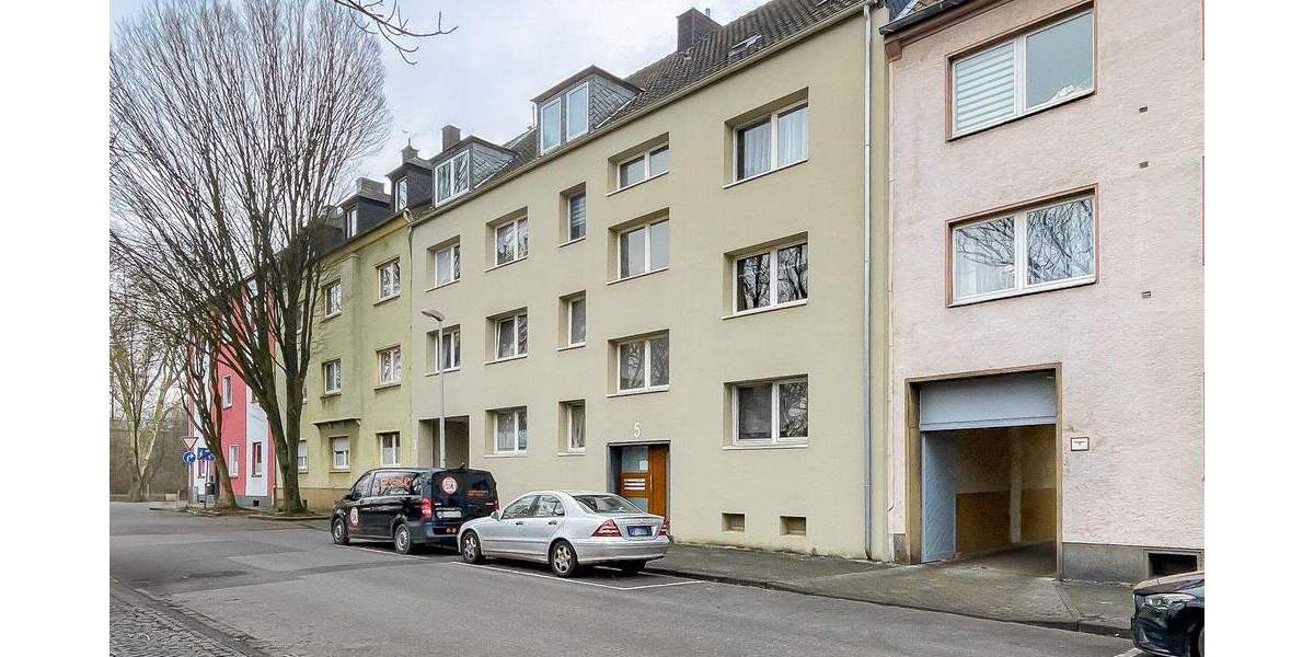6 Wohnungen - 10 Garagen - 4 Stellplätze - 5 Balkone 2 zimmer