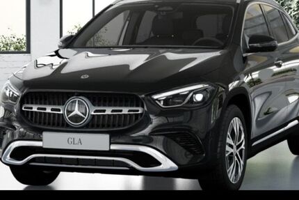 Mercedes-Benz GLA 200 9.900 km 43.990 &euro; Duisburg 47138