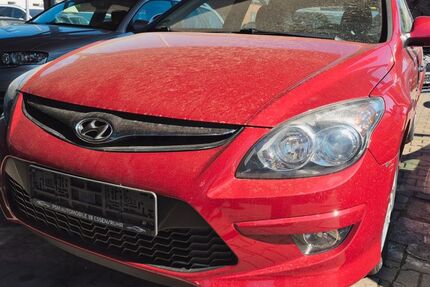 Hyundai i30 221.100 km 1.999 &euro; Essen 45326