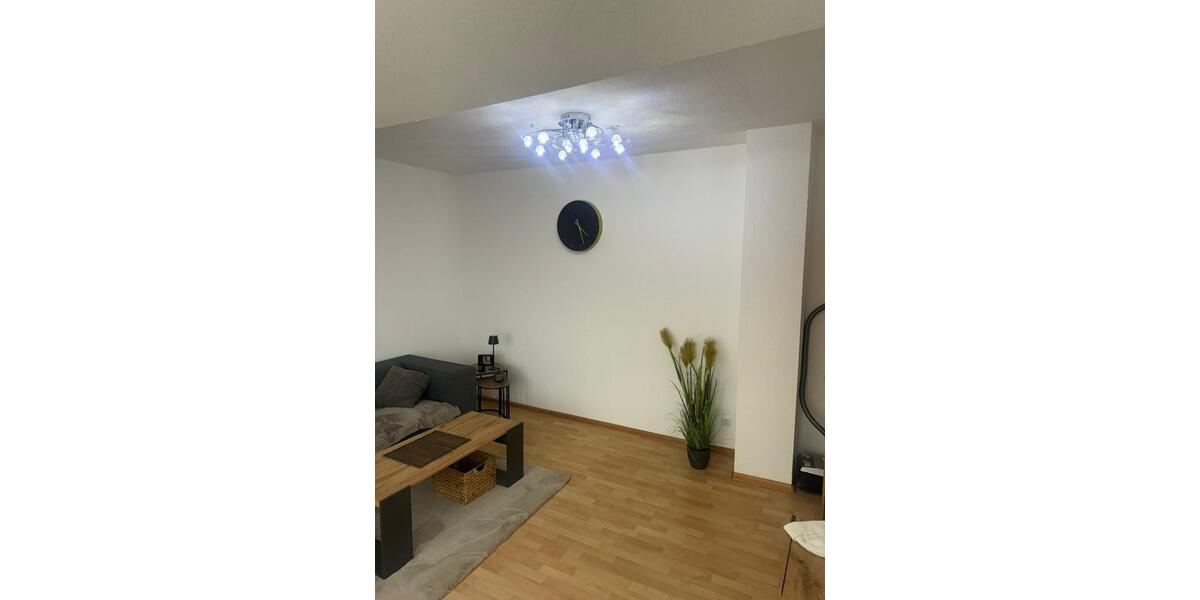 Möblierte Dachgeschosswohnung mit Dachterrasse 2 zimmer