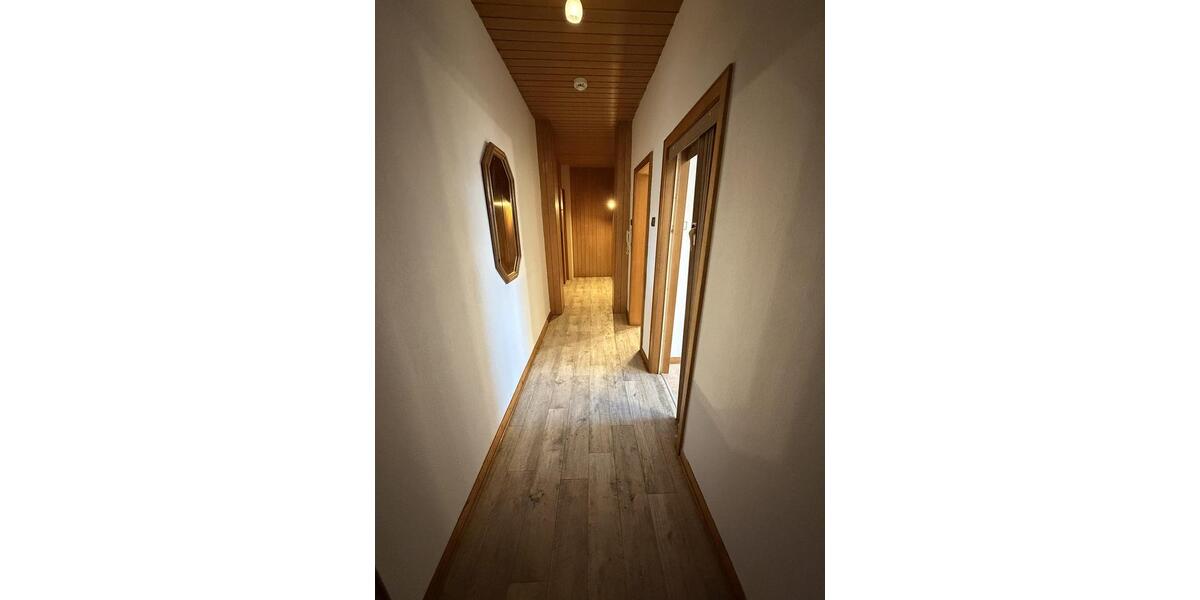 Etagenwohnung Duisburg Mittelmeiderich - 3 Zimmer, 84 m&sup2;, 500&euro; | Angebot:26193557