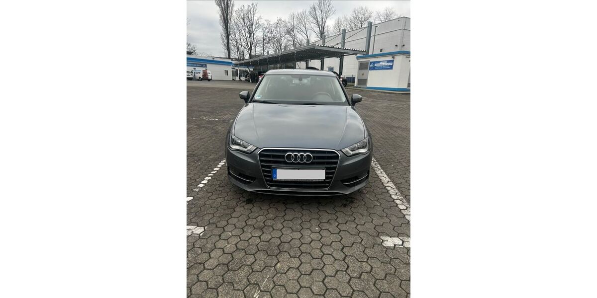 Audi A3 195.300 km 7.600 &euro; Essen 45130