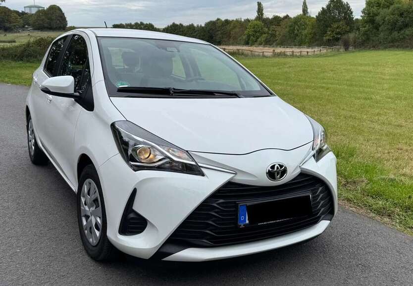 Toyota Yaris 25.500 km 13.900 € Essen 45276