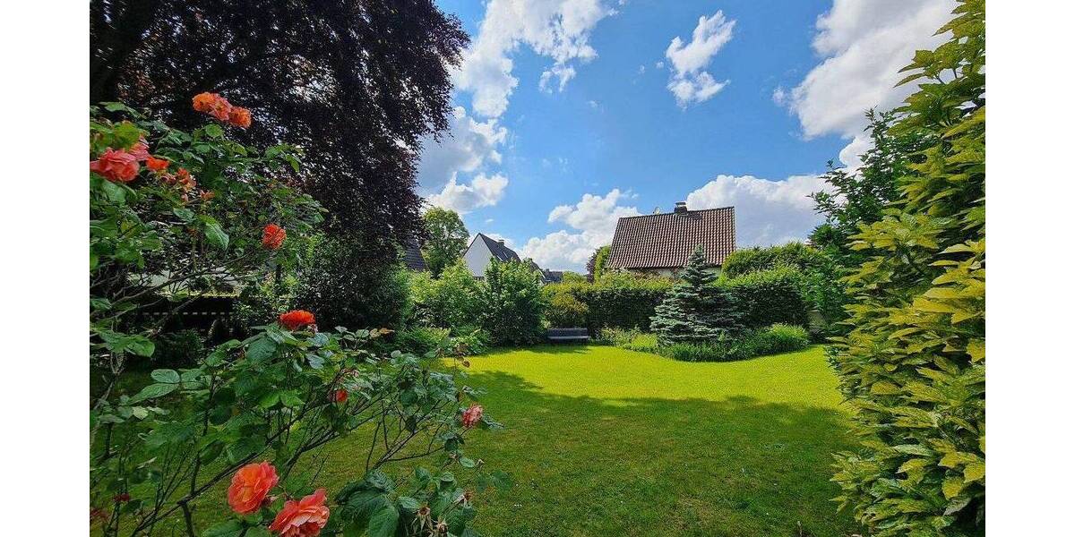 Einfamilienhaus Duisburg Hochemmerich - 9 Zimmer, 220 m&sup2;, 657.000&euro; | Angebot:26900580
