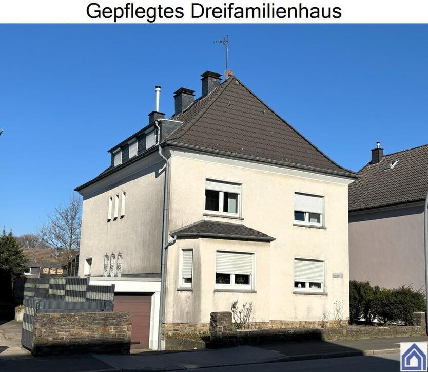 Sanierte 2,5 Zi.-Dachgeschoßwohnung in Dreifamilienhaus