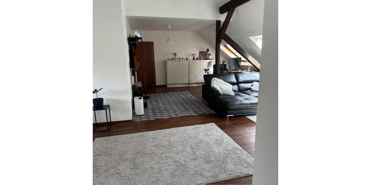 Wunderschöne Dachgeschosswohnung mit offener Raumaufteilung 2 zimmer