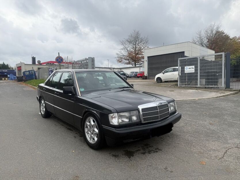 Mercedes-Benz 190 211.000 km 4.500 € Essen 45143