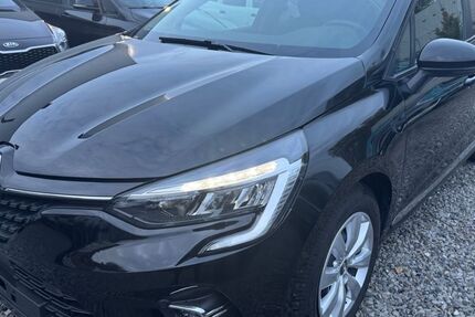 Renault Clio 15.631 km 11.650 € Gelsenkirchen 45888