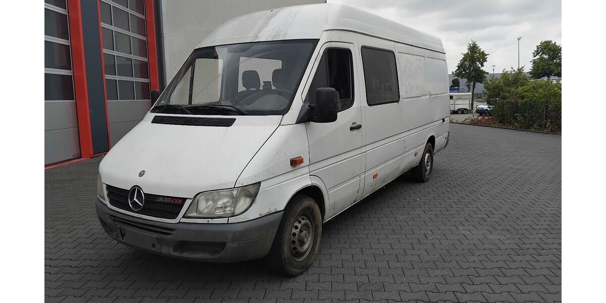 Mercedes-Benz Sprinter 218.000 km 2.450 &euro; Essen 45356