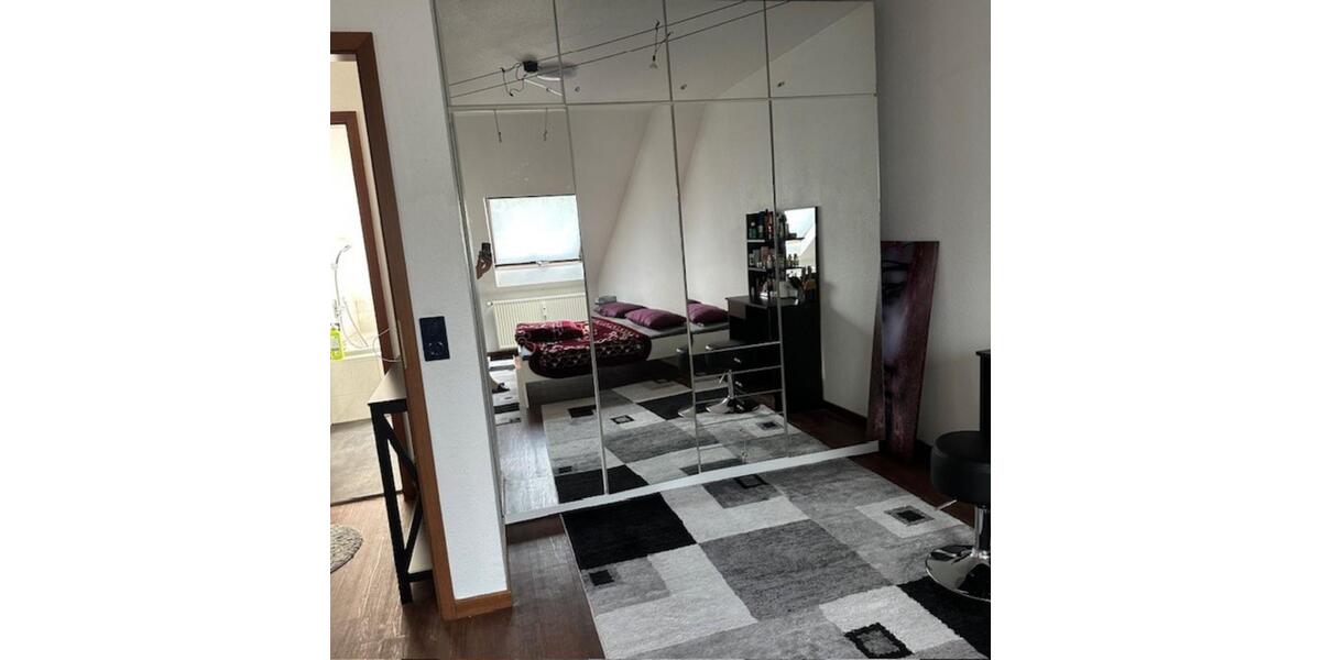 Wunderschöne Dachgeschosswohnung mit offener Raumaufteilung 2 zimmer