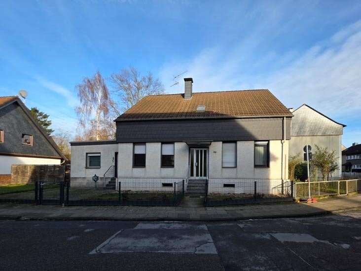 Haus zum Kaufen in Oberhausen 290.000 € 186 m² 8 zimmer