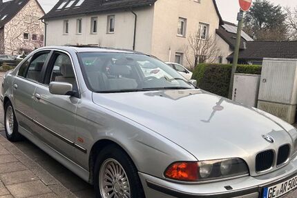 BMW 520 215.000 km 3.900 &euro; Gelsenkirchen 45884