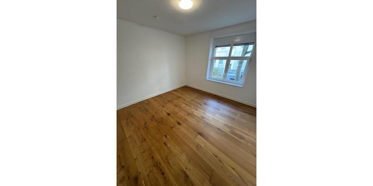 Erdgeschoßwohnung Essen Stadtbezirk III - 5 Zimmer, 142 m&sup2;, 1.480&euro; | Angebot:25515284