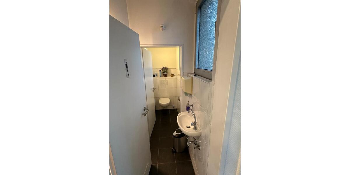 Gewerbefläche 177 m² in Duisburg-Homberg | 8-Stellplätze | VB zimmer