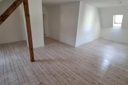Große 4 Zimmer DG Wohnung inkl. Küche- 98m² 4 zimmer