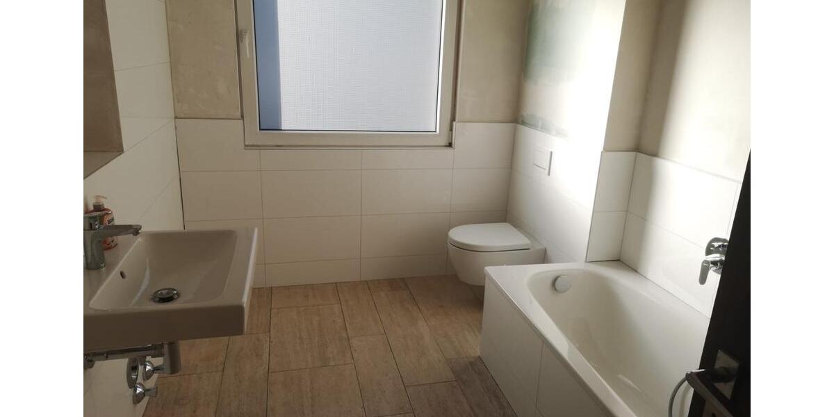 Erdgeschoßwohnung Duisburg Essenberg - 6 Zimmer, 164 m&sup2;, 1.150&euro; | Angebot:25404154