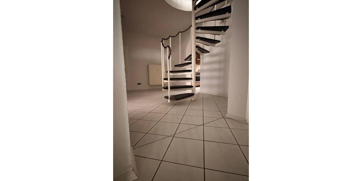 Großzügige 3-Zimmer-Wohnung über zwei Ebenen mit Wendeltreppe 3 zimmer